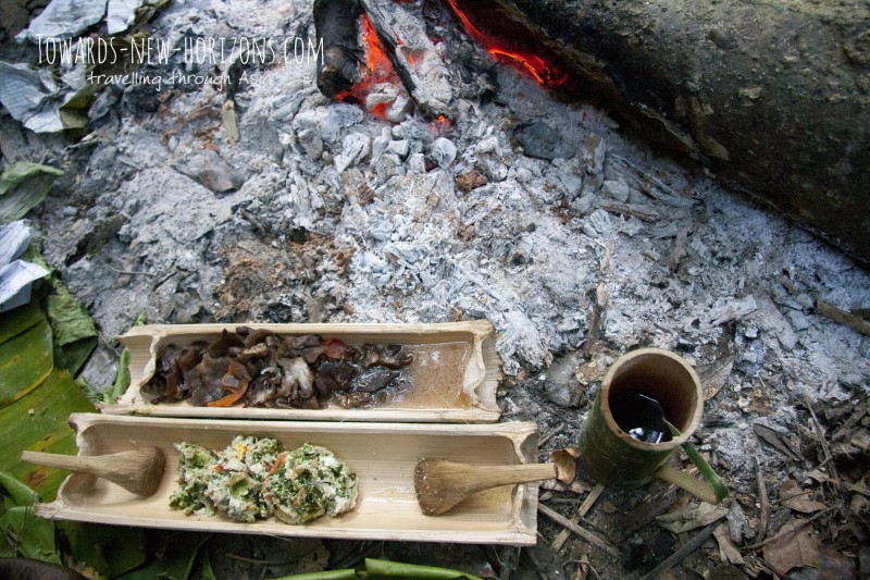 Sticky rice, and mushroom omelette for breakfast! What more can you desire after a cold night in the jungle?